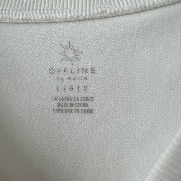OFFLINE BY AERIE cropped fitted tee size Large - Picture 3 of 3